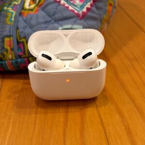 Apple AirPod Pros I ACCEPT OFFERS